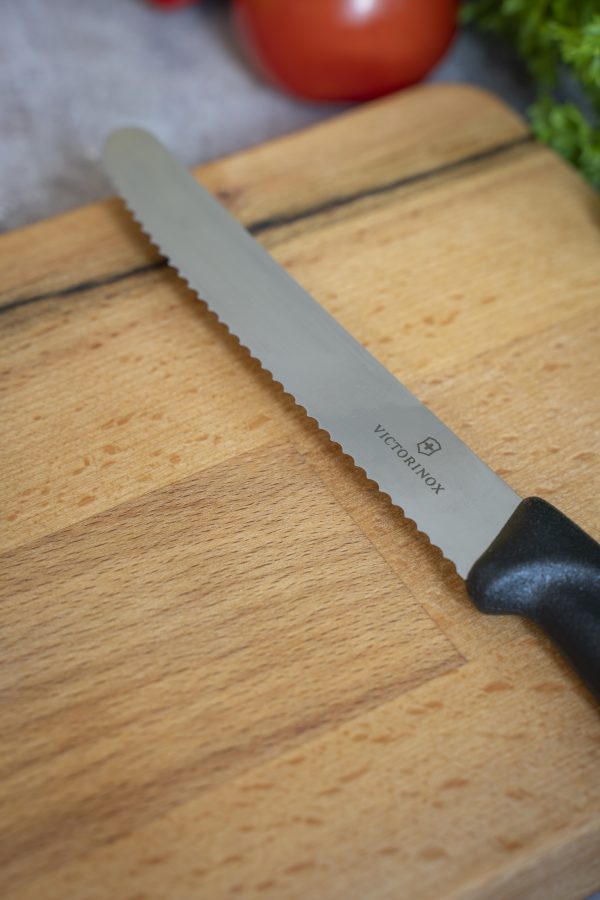 Victorinox Tomaten- und Tafelmesser, 11 cm, Wellenschliff, absolut scharf, schwarz, Swiss Classic – Bild 5